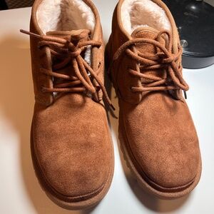 Uggs Womens Neumel boot  new in box